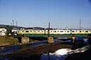 川面光る